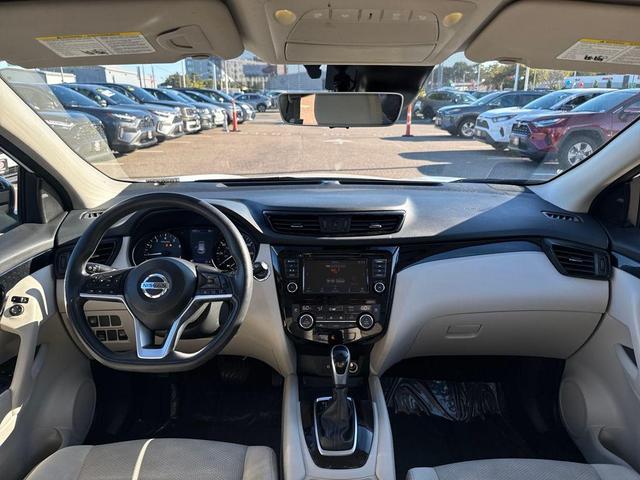 Photo of 2019 Pearl White Tricoat Nissan Rogue Sport