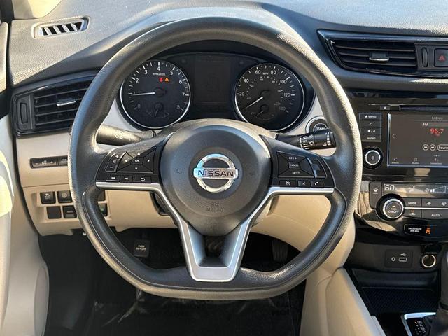 Photo of 2019 Pearl White Tricoat Nissan Rogue Sport