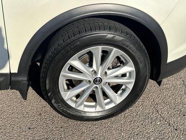 Photo of 2019 Pearl White Tricoat Nissan Rogue Sport