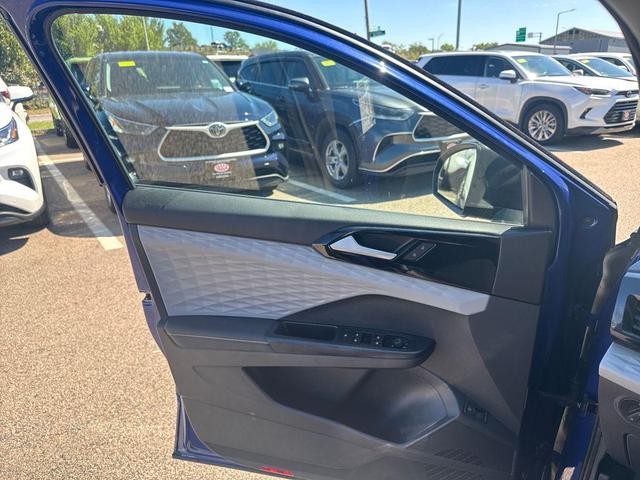 Photo of 2024 Dusk Blue Metallic Volkswagen Taos