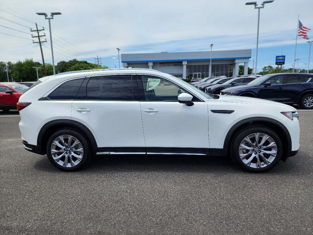 Photo of 2024 Rhodium White Metallic Mazda CX-90