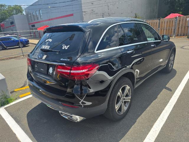 Photo of 2018 Black Mercedes-Benz GLC 300
