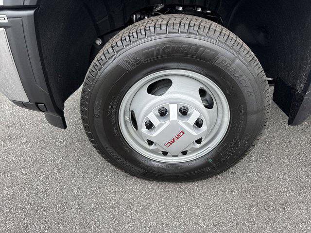 Photo of 2025 Summit White GMC Sierra 3500