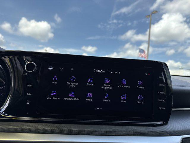Photo of 2022 Ebony Black Kia K5