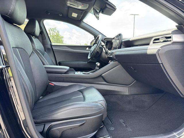 Photo of 2022 Ebony Black Kia K5