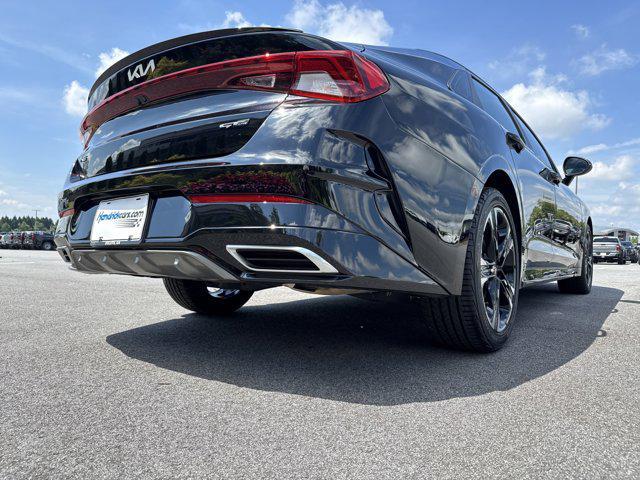 Photo of 2022 Ebony Black Kia K5