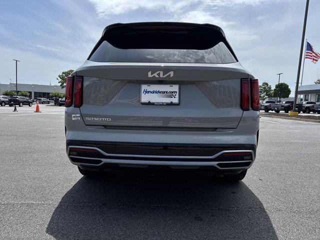 Photo of 2023 Wolf Gray Kia Sorento