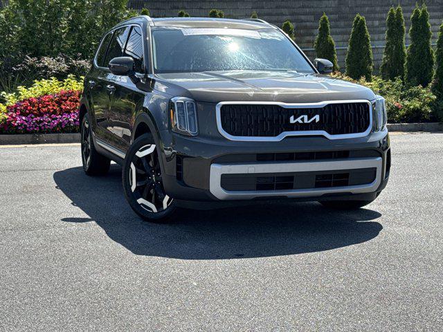 Photo of 2023 Dark Moss Kia Telluride