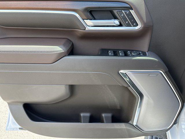 Photo of 2025 White Frost Tricoat GMC Sierra 2500