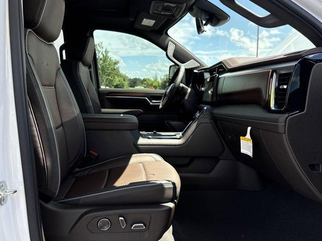 Photo of 2025 White Frost Tricoat GMC Sierra 2500