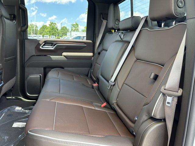 Photo of 2025 White Frost Tricoat GMC Sierra 2500