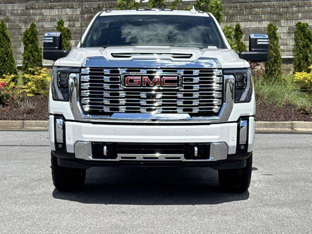 Photo of 2025 White Frost Tricoat GMC Sierra 2500