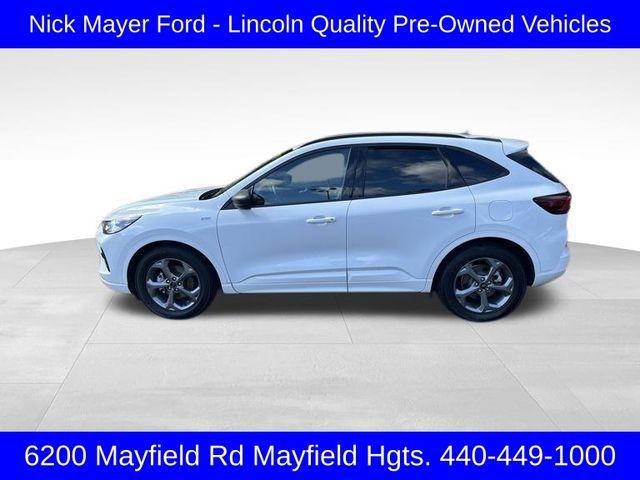 Photo of 2023 OXFORD WHITE Ford Escape