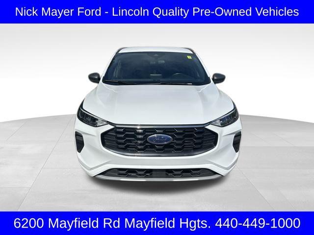 Photo of 2023 OXFORD WHITE Ford Escape