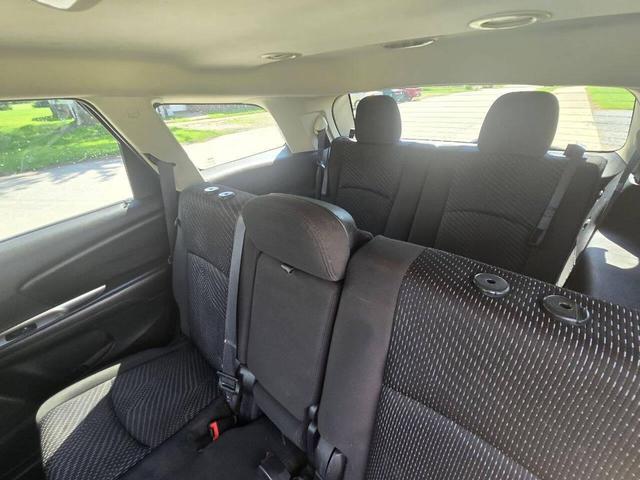 Photo of 2017 Contusion Blue Pearlcoat Dodge Journey
