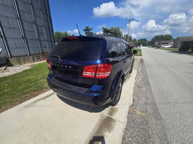 Photo of 2017 Contusion Blue Pearlcoat Dodge Journey
