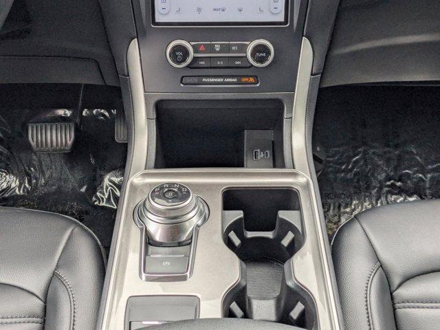 Photo of 2023 Oxford White Ford Edge