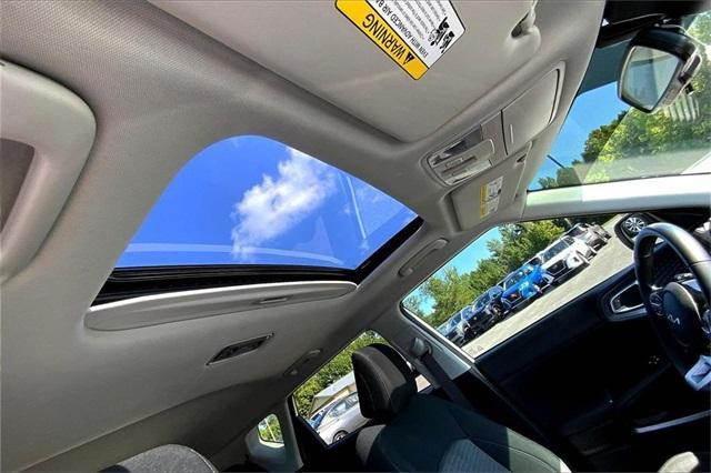 Photo of 2024 Snow White Pearl Kia Soul
