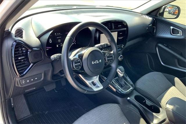 Photo of 2024 Snow White Pearl Kia Soul