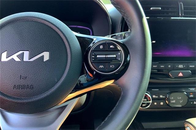 Photo of 2024 Snow White Pearl Kia Soul