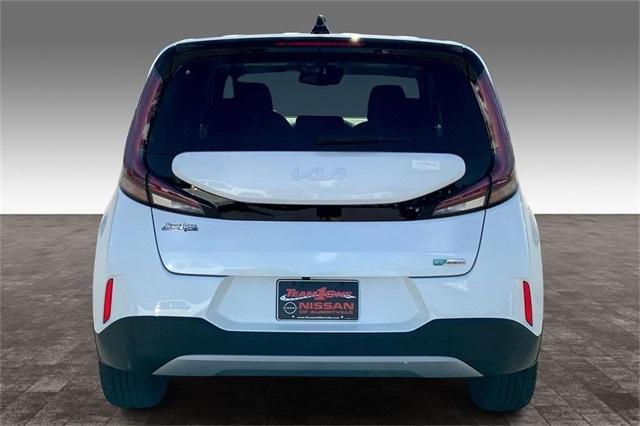Photo of 2024 Snow White Pearl Kia Soul