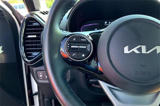 Photo of 2024 Snow White Pearl Kia Soul