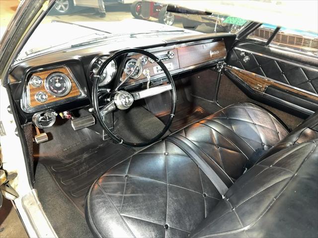 Photo of 1966 White Oldsmobile Ninety-Eight