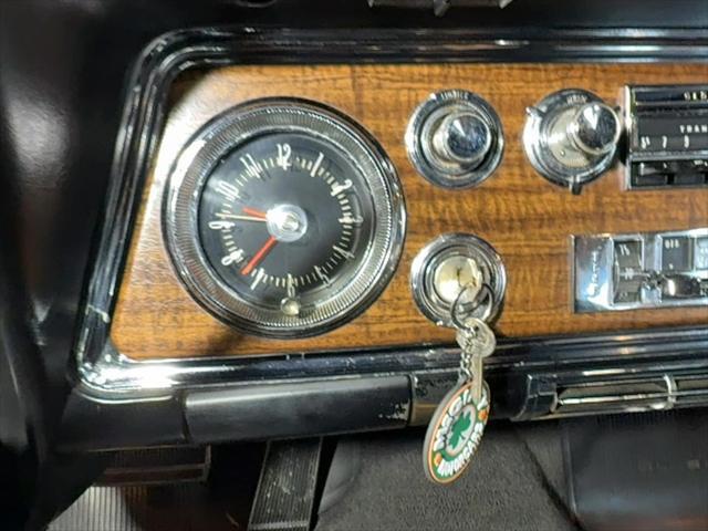 Photo of 1966 White Oldsmobile Ninety-Eight