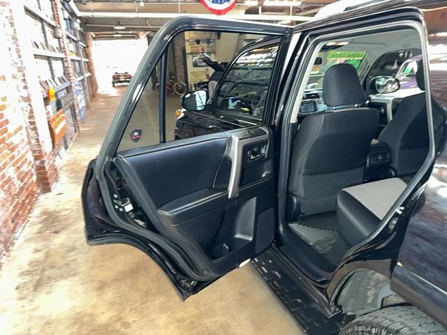 Photo of 2014 Black Toyota 4Runner