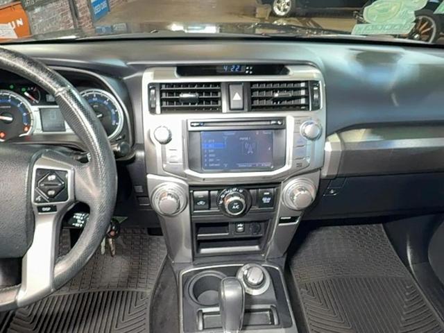 Photo of 2014 Black Toyota 4Runner