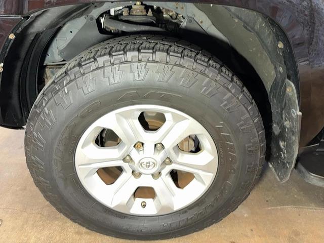 Photo of 2014 Black Toyota 4Runner
