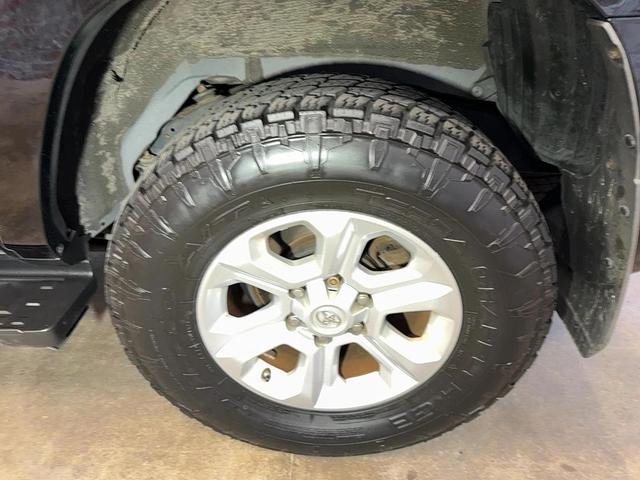 Photo of 2014 Black Toyota 4Runner