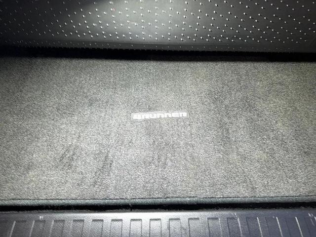 Photo of 2014 Black Toyota 4Runner