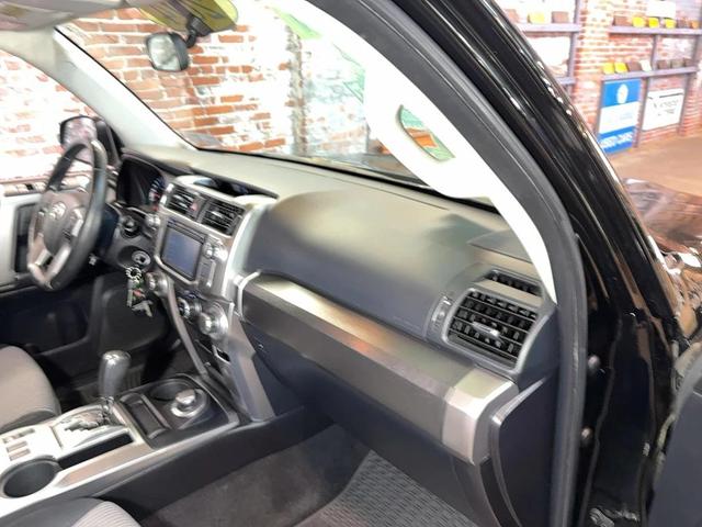Photo of 2014 Black Toyota 4Runner