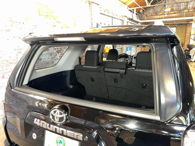 Photo of 2014 Black Toyota 4Runner
