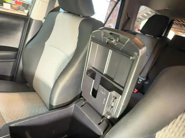 Photo of 2014 Black Toyota 4Runner