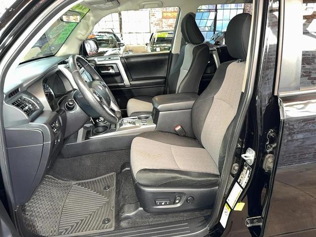Photo of 2014 Black Toyota 4Runner