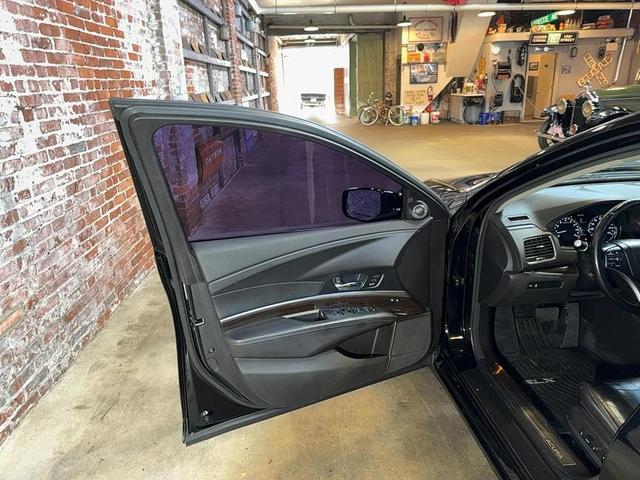 Photo of 2014 Crystal Black Pearl Acura RLX
