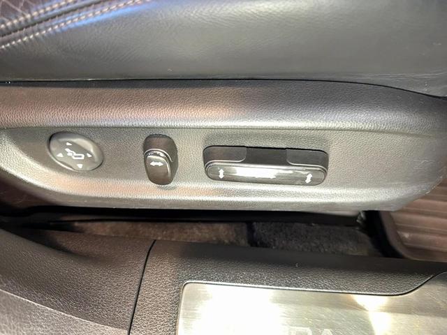 Photo of 2014 Crystal Black Pearl Acura RLX