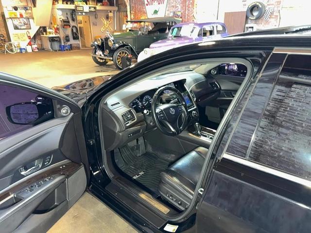 Photo of 2014 Crystal Black Pearl Acura RLX
