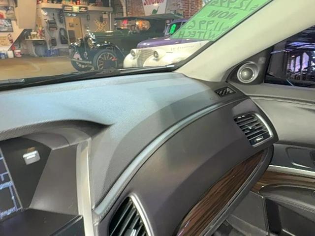 Photo of 2014 Crystal Black Pearl Acura RLX