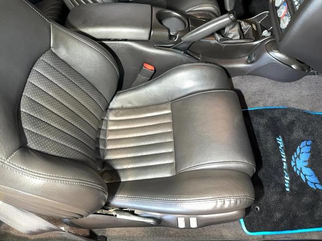 Photo of 2000 Black Pontiac Firebird