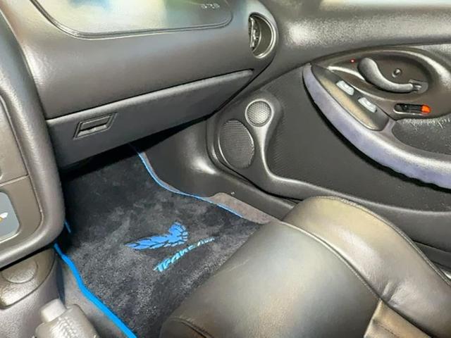 Photo of 2000 Black Pontiac Firebird