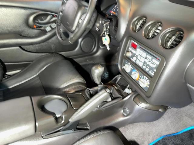 Photo of 2000 Black Pontiac Firebird
