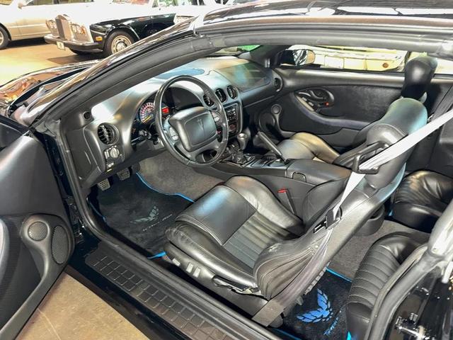 Photo of 2000 Black Pontiac Firebird