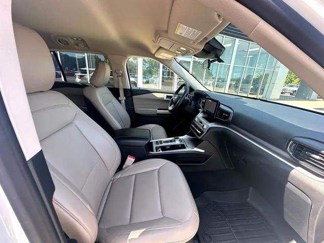 Photo of 2020 White Ford Explorer