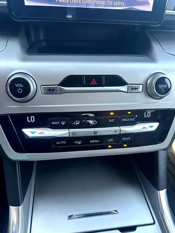 Photo of 2020 White Ford Explorer