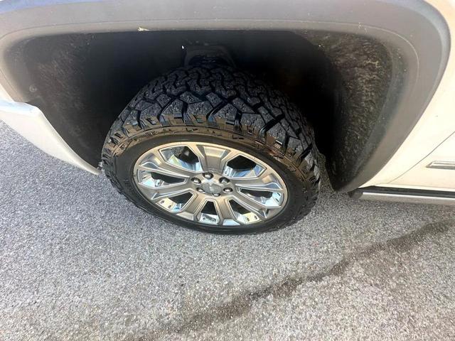 Photo of 2018 White Frost Tricoat GMC Sierra 1500
