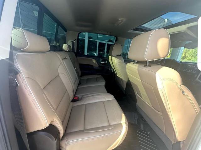 Photo of 2018 White Frost Tricoat GMC Sierra 1500