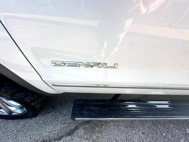 Photo of 2018 White Frost Tricoat GMC Sierra 1500